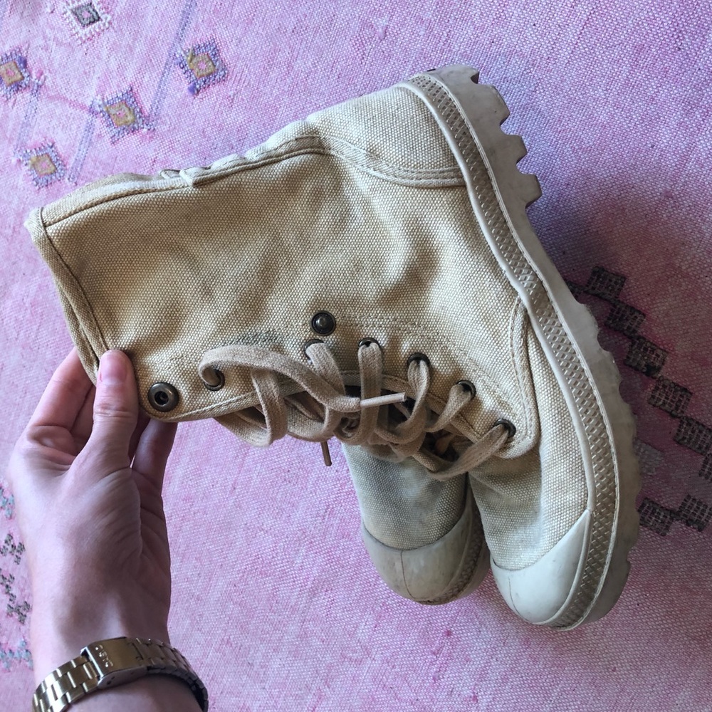 Palladium women’s baggy hi top sneaker 8 tan